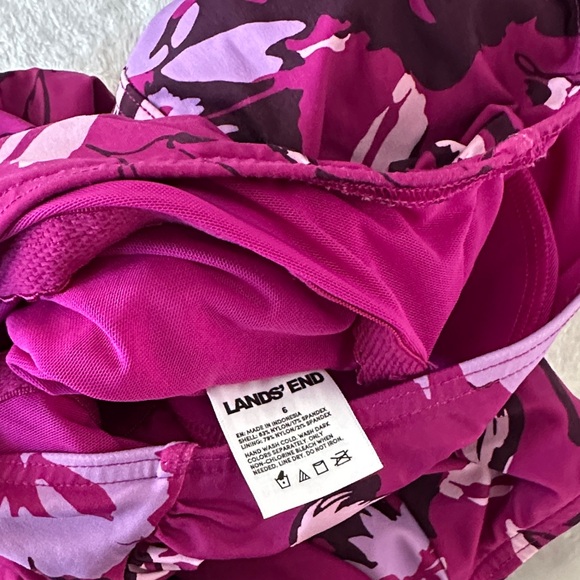 Land’s End Vibrant Floral One Piece Swimsuit - Picture 5 of 5